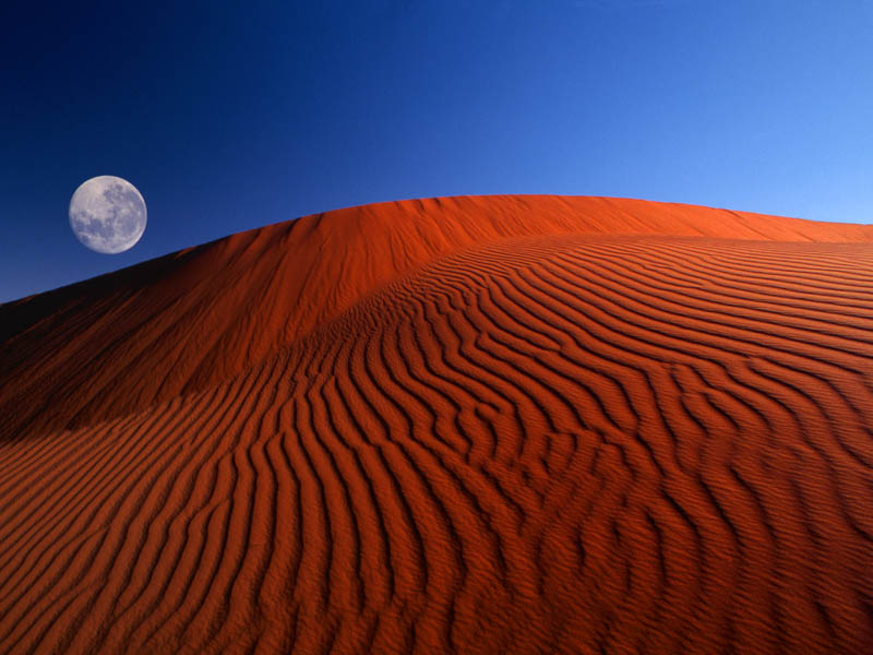 Red moon desert.jpg